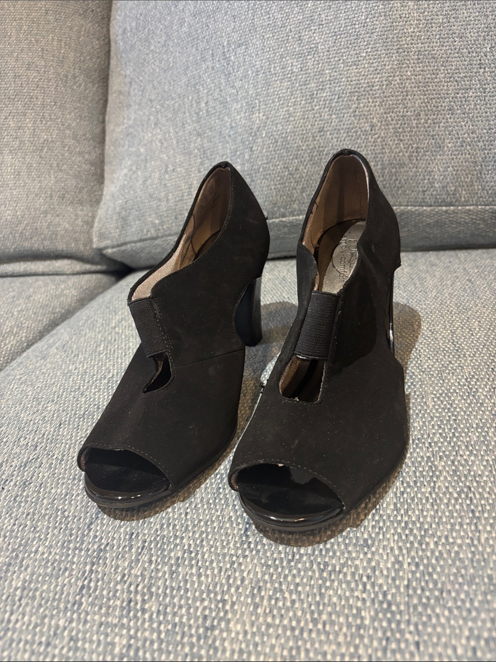 Lifestyle velour black heels! 8.5